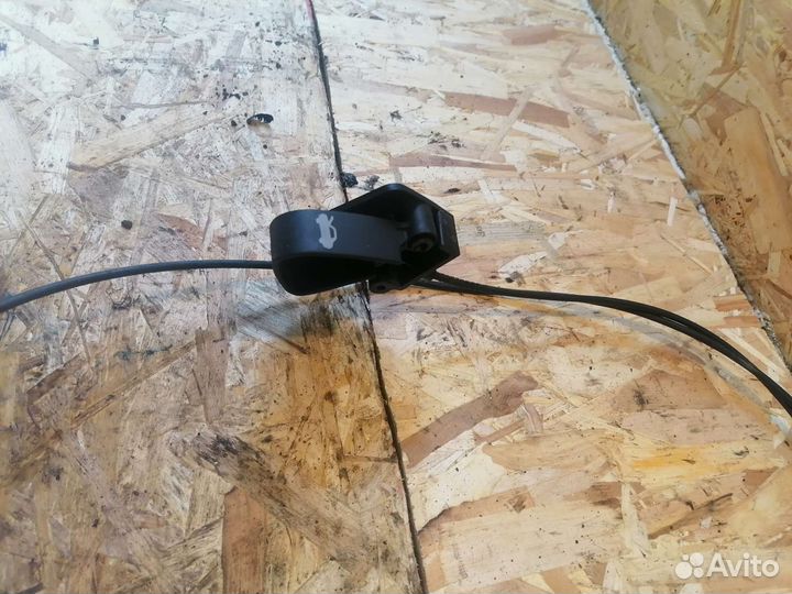 Тросик, замок капота dodge stratus