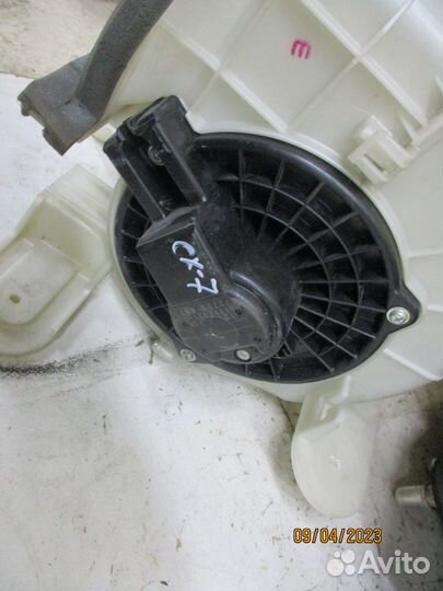 Моторчик печки Мазда сх-7
