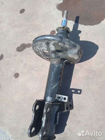 Стойка амортизатора