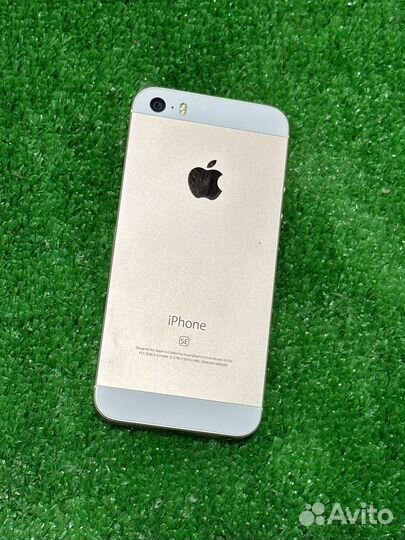 iPhone SE в отличном состоянии