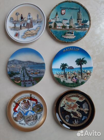 Сувенирные тарелки разных стран и городов