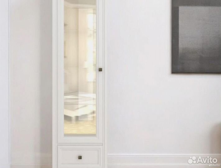 Витрина с зеркалом