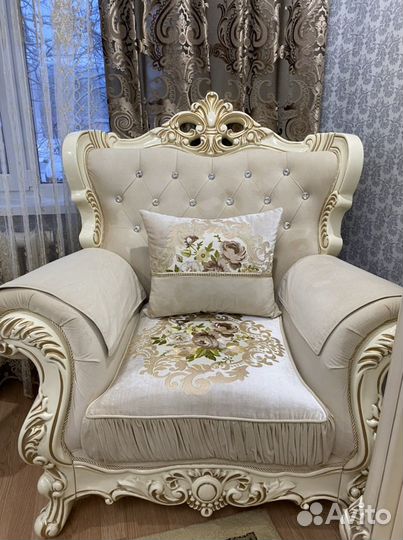 Диван с креслами