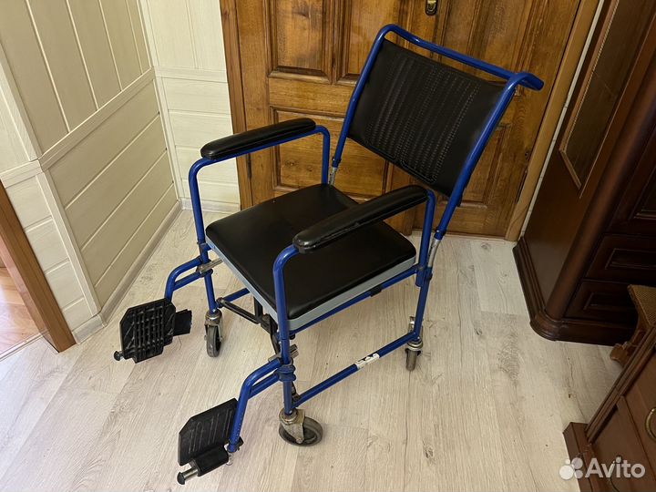 Кресло коляска для инвалидов FS 692