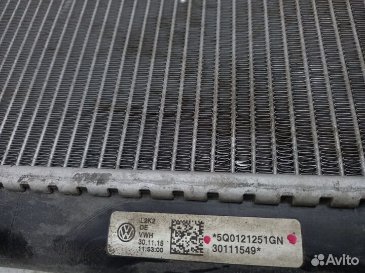 Octavia Superb Golf Passat радиатор двигателя