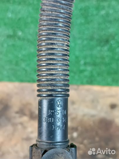 Патрубок вентиляции картерных газов Volkswagen Pas