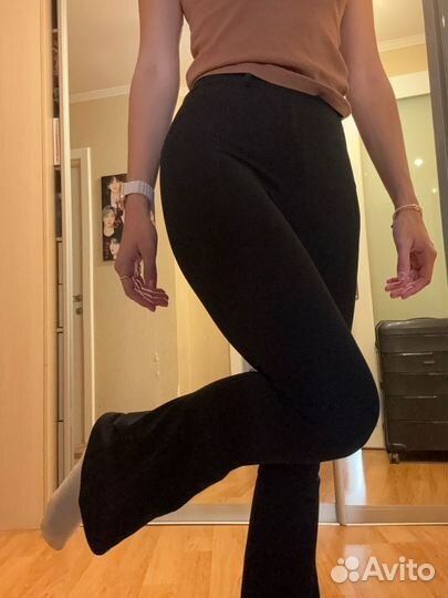 Стрейч брюки клеш Stradivarius