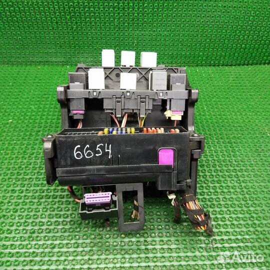 Блок предохранителей Volkswagen Tiguan 5N1 2008