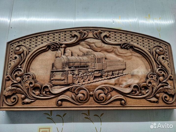 Картина из дерева. Старый локомотив
