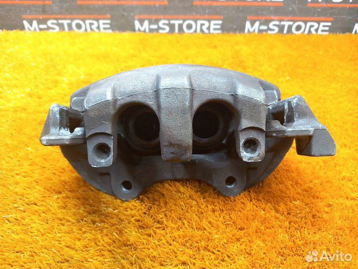 Суппорт передний правый Mercedes-Benz M-Class W164