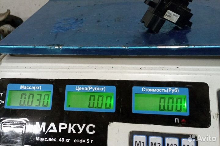 Кнопка стеклоподъемника Nissan Qashqai