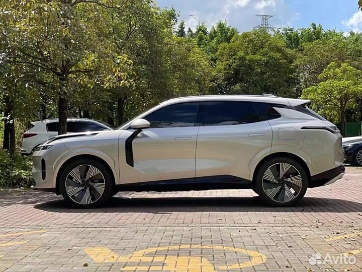 Lynk & Co 08 1.5 AT, 2024, 15 000 км