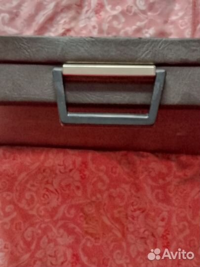 Кейс, и дипломат