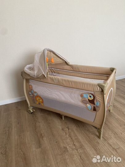 Манеж - кровать на колесах