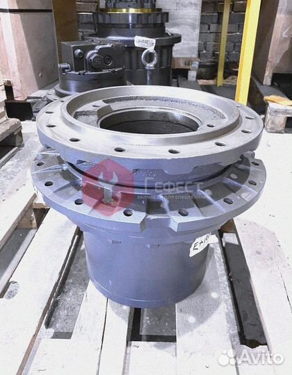 Редуктор хода Hitachi EX120 9080069