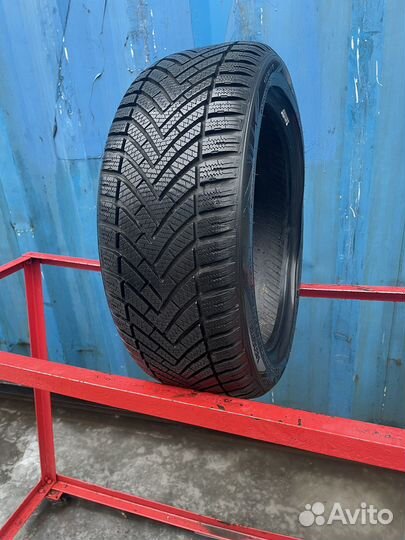 Vredestein Wintrac 195/45 R16