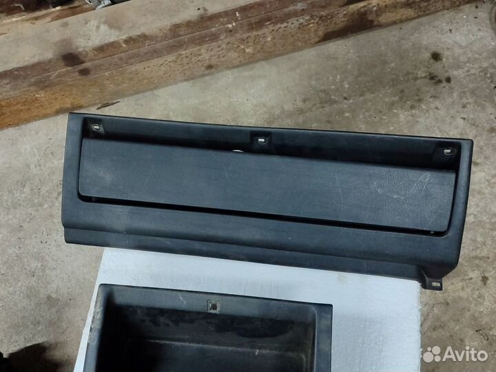 Бардачок, пассат б3