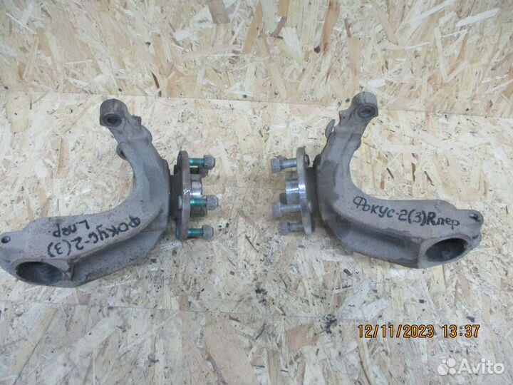 Поворотный кулак со ступицей Форд Фокус 2