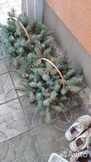 Новогодняя поделка из голубой ели украшение