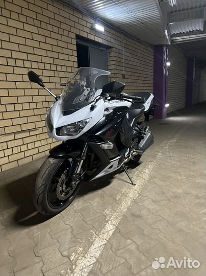 Kawasaki Ninja Z1000SX