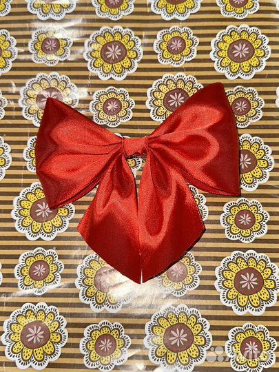 Красный бант для школы