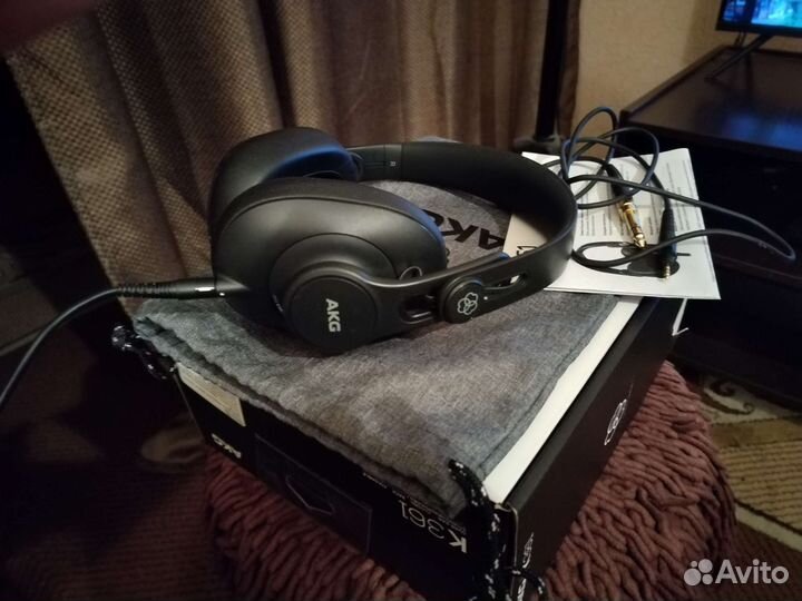 Наушники полноразмерные AKG K361