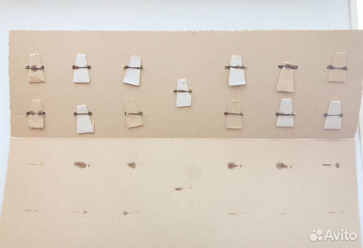 Сответские значки в оригинальных упаковках