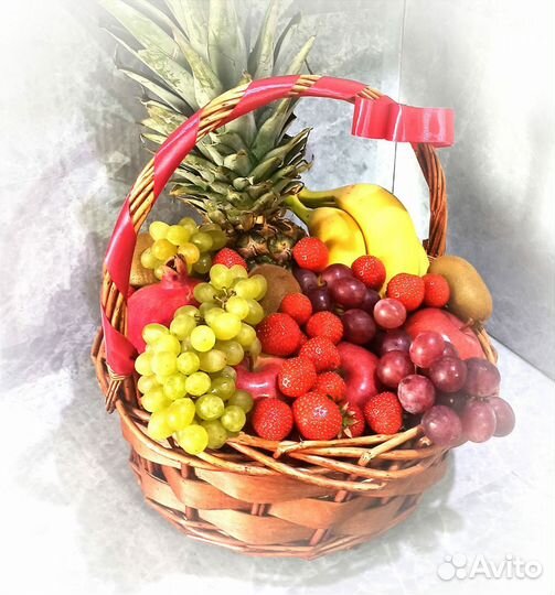 Корзина с фруктами,фруктовые букеты