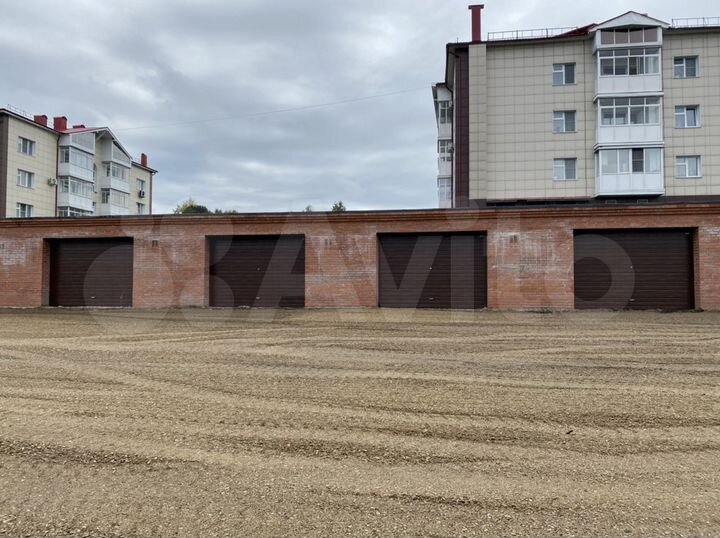 Гараж, > 30 м²