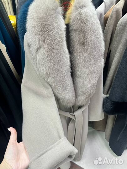 Пальто кашемировое с мехом финского песца