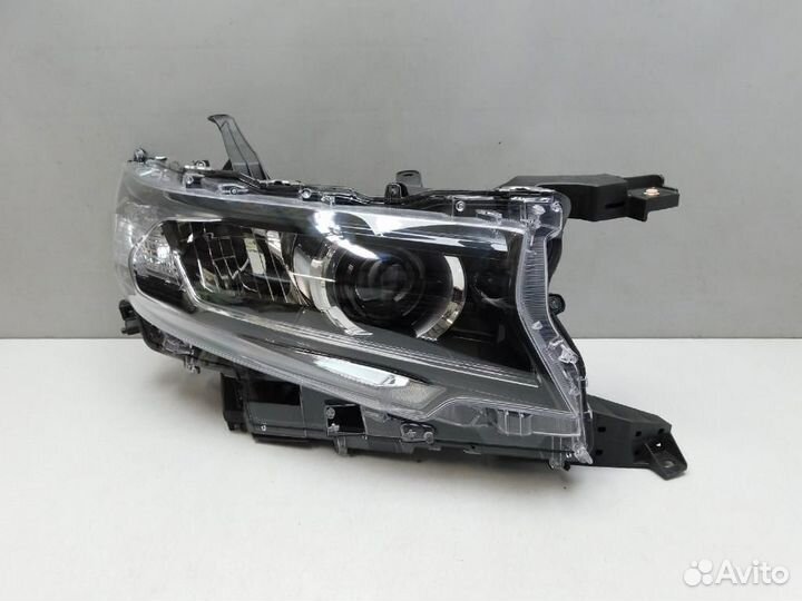 Фара правая Toyota Land Cruiser Prado