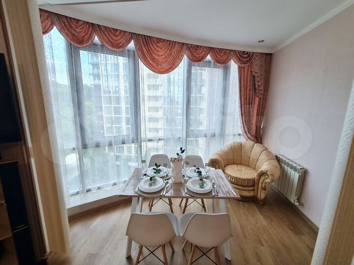 2-к. квартира, 70 м², 8/18 эт.