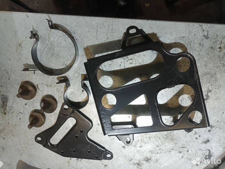 Кронштейн крепления фильтра volvo 960 s90