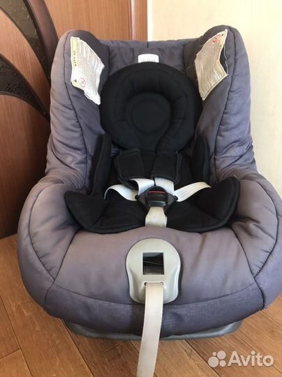 2 кресла Автолюлька. Автокресло Britax Romer
