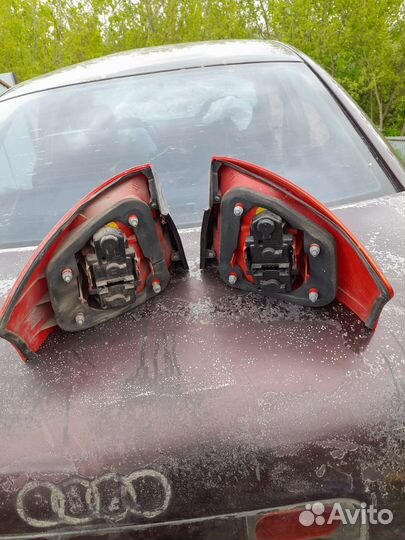 Фара audi a6 с5 задняя водительская