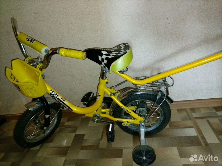 Велосипед с родительской ручкой