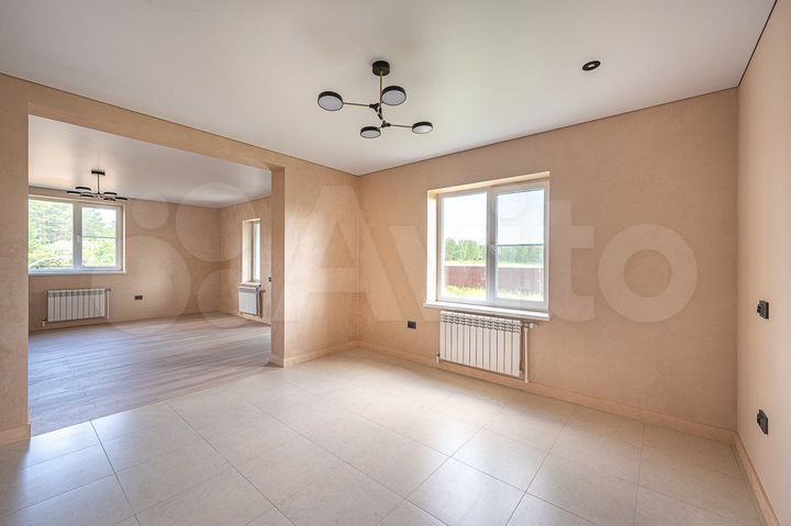 Коттедж 172 м² на участке 10 сот.