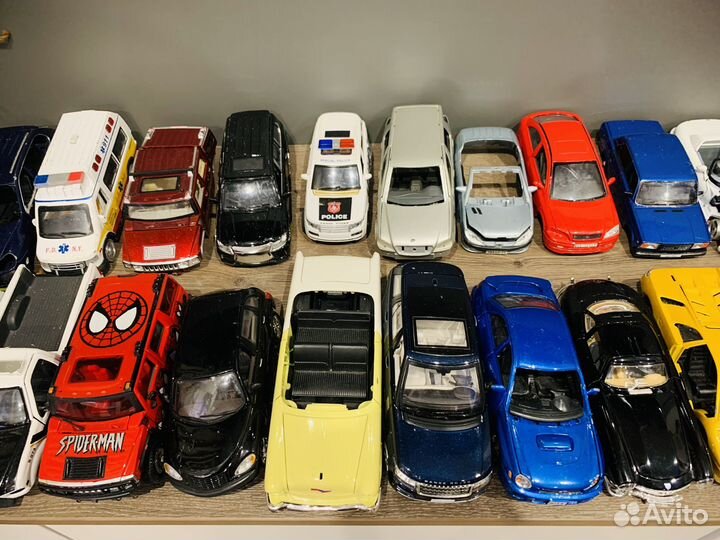 Модель автомобилей 1/24