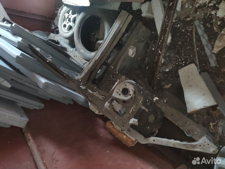 Предняя правая четверть Mazda 6 2009 год