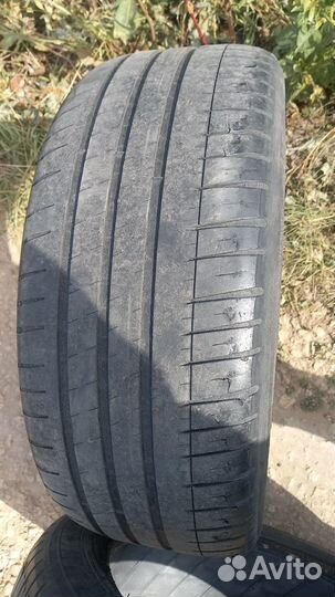 Michelin Pilot Primacy 235/45 R18