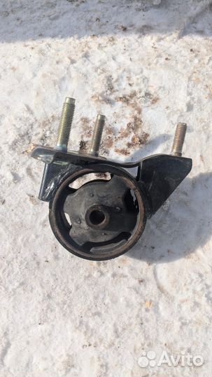 Подушка двигателя