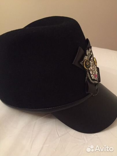 Дизайнерская женская кепка (новая)