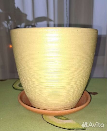 Глиняные цветочные горшки