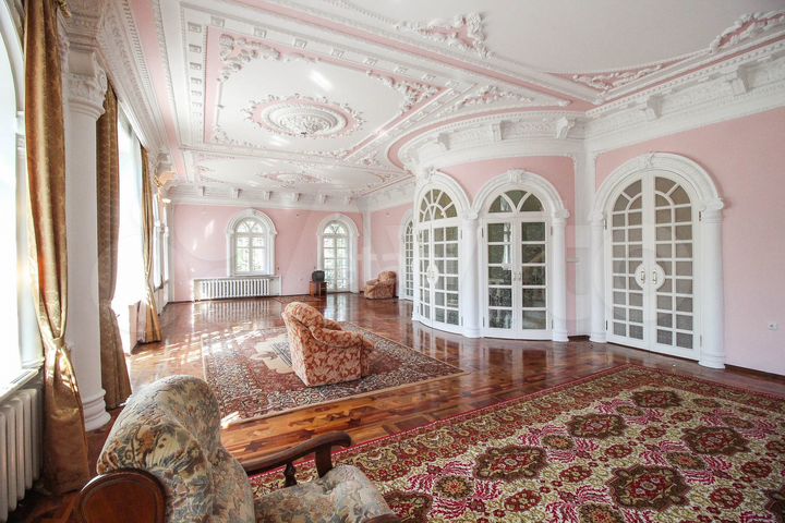 Коттедж 803 м² на участке 41,1 сот.