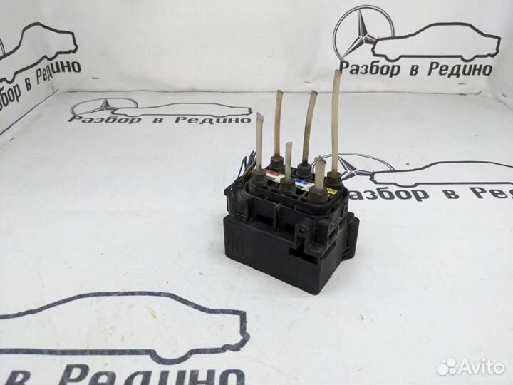 Блок клапанов пневмоподвески w221 S-class 642.9