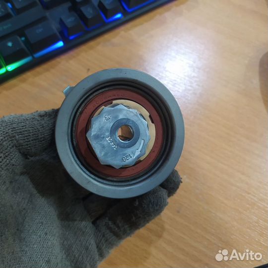 Ролик ремня грм натяжной vag 04E109479A