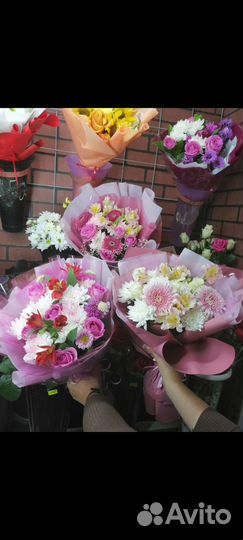 Композиция из живых цветов