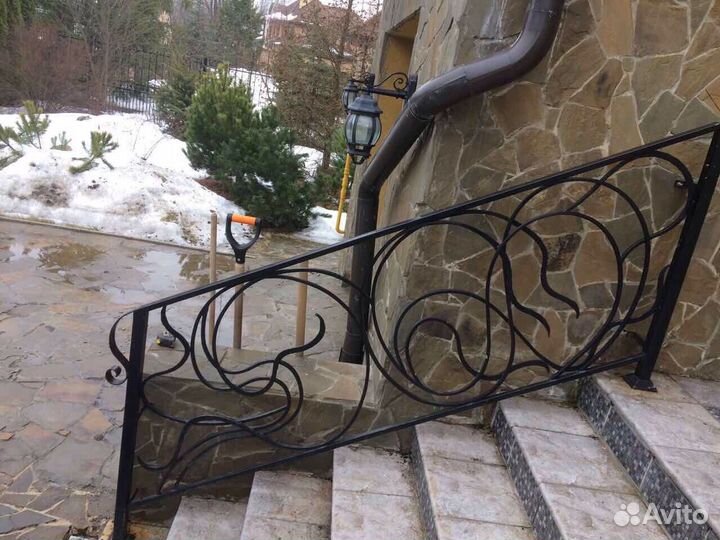 Кованые перила с доставкой