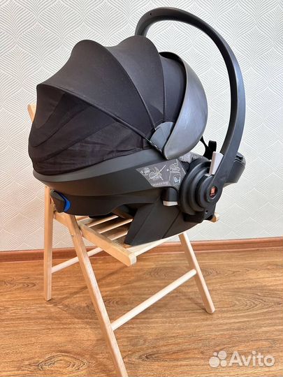 Автолюлька с базой Stokke izi go modular