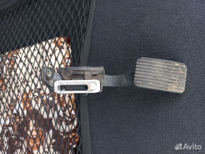 Педаль газа